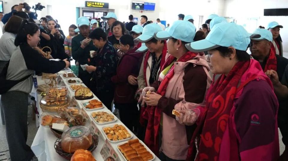 塔城至北京直飞航线通航 助力新疆旅游黄金通道
